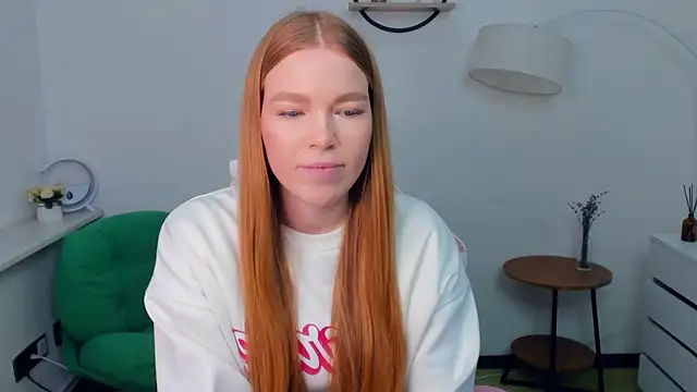 LavetaShiroma online show from December 4, 8:39 pm