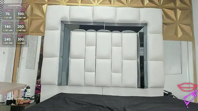 Snapshot of Estefanny_lopez19 chatting on April 9, 12:32 pm Estefanny lopez19 online show from April 9, 12:32 pm