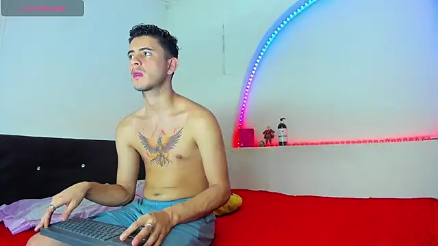 Snapshot of kaiborman00 chatting on November 19, 6:52 pm kaiborman00 online show from November 19, 6:52 pm