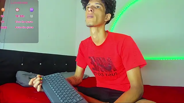 kaiborman00 online show from April 11, 3:00 am