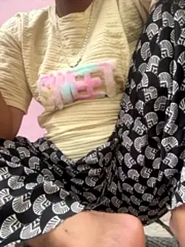 isha sharma2002 online show from April 4, 10:02 am