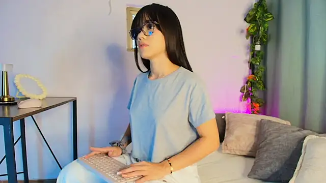 lizzy kane online show from November 29, 8:12 pm