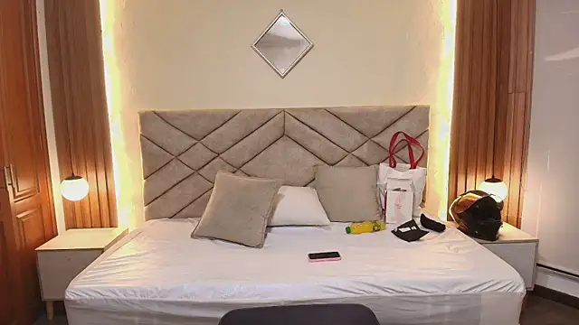 Laracooper  online show from February 27, 7:14 pm