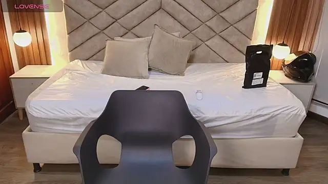 Laracooper  online show from March 11, 7:42 pm