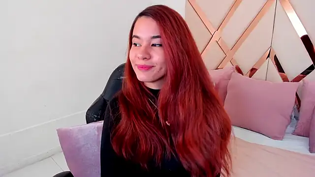 Snapshot of avrilwaynee chatting on February 3, 11:59 am avrilwaynee online show from February 3, 11:59 am