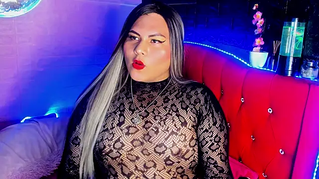 Snapshot of Chloe_Nasty chatting on November 15, 12:19 am Chloe Nasty online show from November 15, 12:19 am