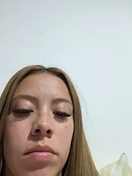 Abbiejohnson online show from June 6, 4:06 am