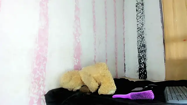 Ember Victiria online show from November 22, 9:47 pm