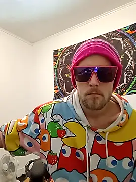 Snapshot of Arlo_King chatting on November 15, 8:11 am Arlo King online show from November 15, 8:11 am