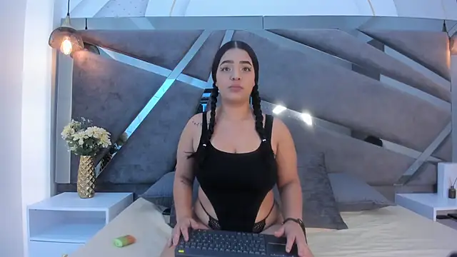 Sammy Gomez  online show from November 18, 7:29 pm