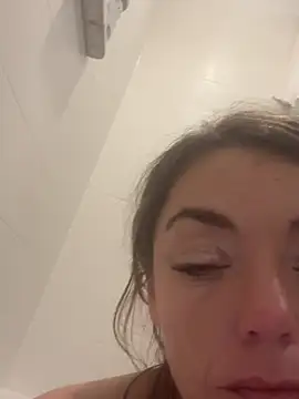 Snapshot of miatate chatting on February 7, 9:02 am miatate online show from February 7, 9:02 am