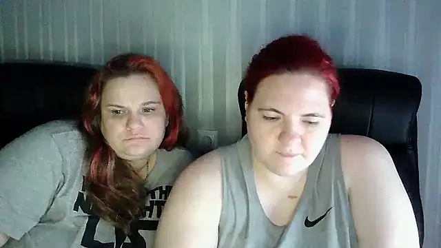 HollyXXEva online show from January 13, 9:42 pm