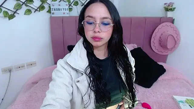 amaris ferrer online show from January 7, 4:15 am