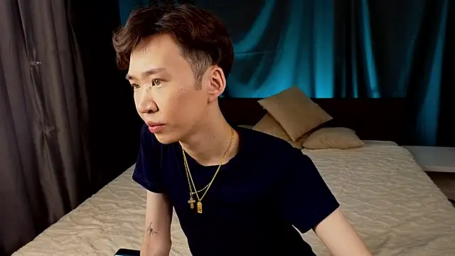 islendtakumi online show from November 16, 3:23 am