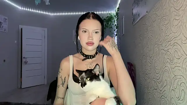 JuliaElse online show from December 19, 4:58 pm