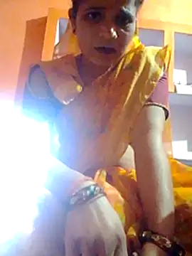 Snapshot of Bigg_bhabi chatting on November 17, 12:11 pm Bigg bhabi online show from November 17, 12:11 pm