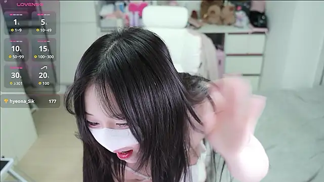 kimhyeona2005 online show from April 10, 11:48 am