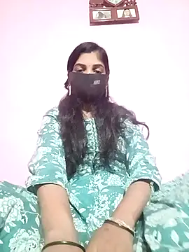 Snapshot of JYOTIKUR_35 chatting on November 15, 9:06 am JYOTIKUR 35 online show from November 15, 9:06 am