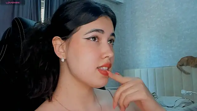 Snapshot of Diara_1an chatting on May 13, 4:54 am Diara 1an online show from May 13, 4:54 am