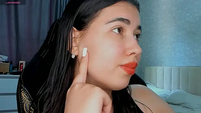Snapshot of Diara_1an chatting on June 1, 7:32 am Diara 1an online show from June 1, 7:32 am