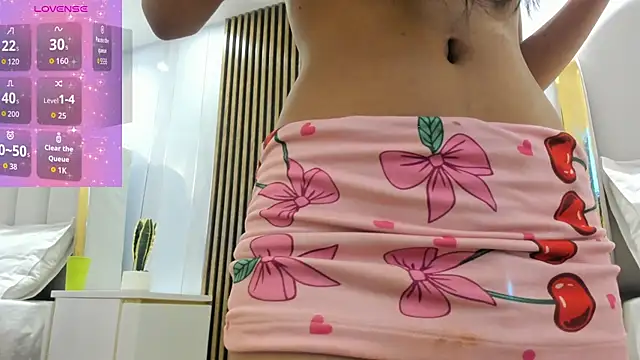 Snapshot of roxyflame_ chatting on May 12, 11:29 am roxyflame online show from May 12, 11:29 am