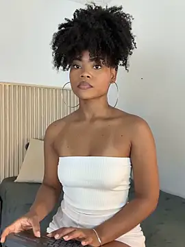 Snapshot of vanestraus chatting on February 12, 8:37 pm vanestraus online show from February 12, 8:37 pm