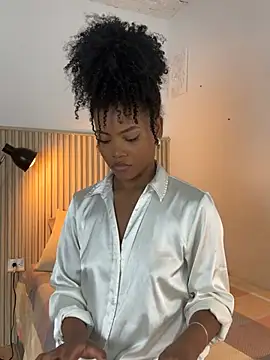 Snapshot of vanestraus chatting on February 17, 8:48 pm vanestraus online show from February 17, 8:48 pm