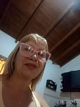 Snapshot of SexyMilf1211 chatting on April 19, 7:16 pm SexyMilf1211 online show from April 19, 7:16 pm