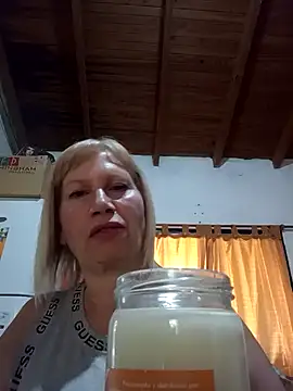 Snapshot of SexyMilf1211 chatting on April 25, 5:43 pm SexyMilf1211 online show from April 25, 5:43 pm