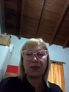 Snapshot of SexyMilf1211 chatting on April 26, 12:14 pm SexyMilf1211 online show from April 26, 12:14 pm