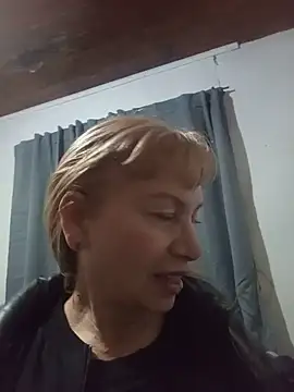 Snapshot of SexyMilf1211 chatting on July 8, 10:53 am SexyMilf1211 online show from July 8, 10:53 am