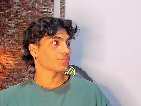 MattFiore online show from December 14, 6:01 pm