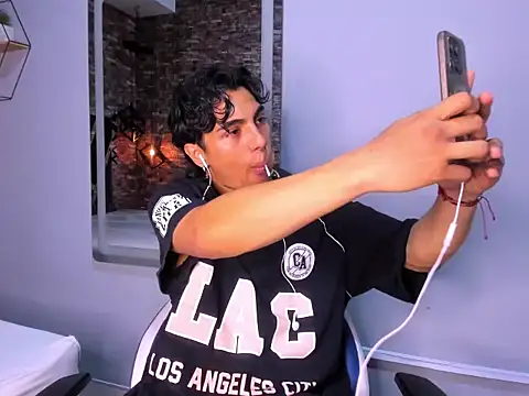 MattFiore online show from December 21, 6:26 pm