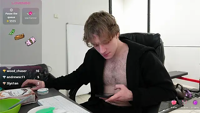 Charles Dreams online show from December 3, 8:07 pm