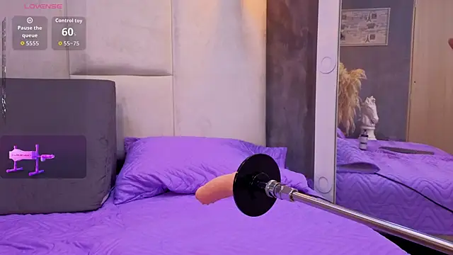 Valentino moretti online show from April 15, 12:45 pm