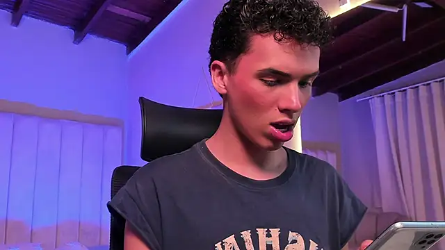 Seab trooy online show from February 11, 3:11 am