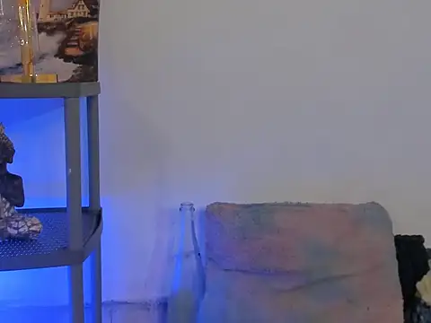 aprille15 online show from March 29, 5:57 pm