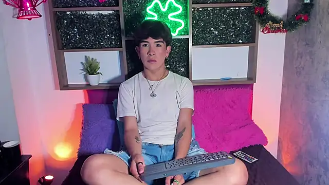 Angeldust19 online show from November 19, 3:17 am