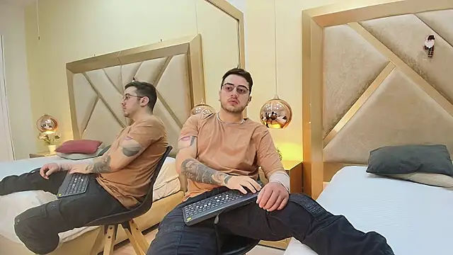 Ethan Greys online show from November 29, 4:04 am