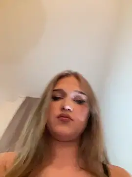 Hannah-2007 online show from March 31, 5:13 pm