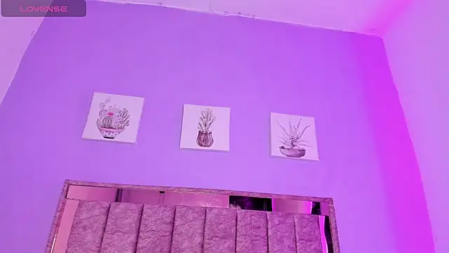 Snapshot of alaiasexygirl chatting on February 16, 11:34 pm alaiasexygirl online show from February 16, 11:34 pm