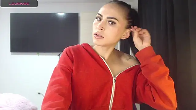 Snapshot of Linda__fiore chatting on November 16, 4:29 am Linda fiore online show from November 16, 4:29 am