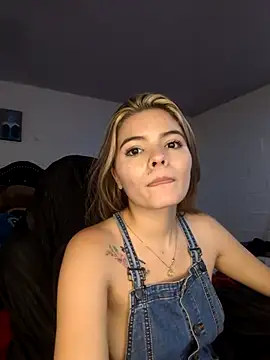 scarlethowens1 online show from May 23, 2:50 am