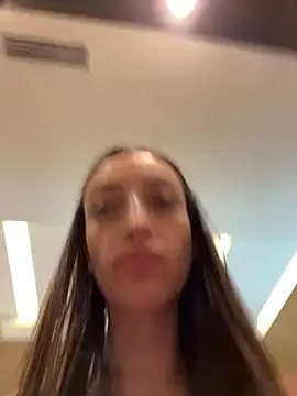 BelleRune online show from December 8, 6:28 pm