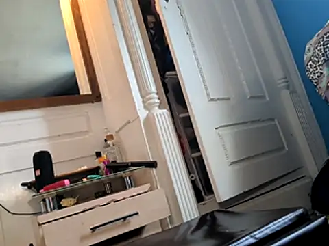 monalily online show from March 11, 8:37 pm