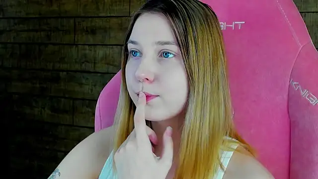 TinnaBurton online show from March 17, 4:32 pm