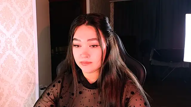 Emma Uilson online show from December 1, 7:41 pm