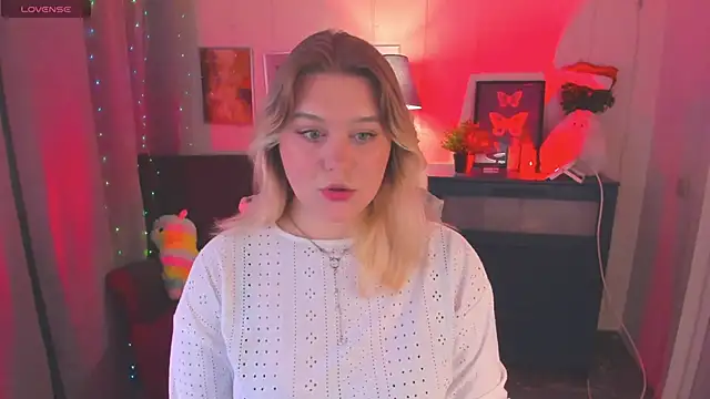 LouiseMous online show from December 1, 10:04 pm