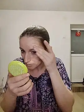 Snapshot of CrazyMaya39 chatting on January 6, 4:38 am CrazyMaya39 online show from January 6, 4:38 am