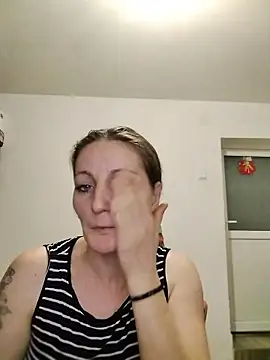 Snapshot of CrazyMaya39 chatting on January 10, 12:23 am CrazyMaya39 online show from January 10, 12:23 am